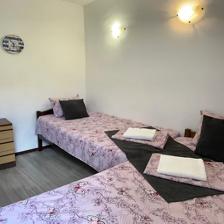 над плажа 招待所 *